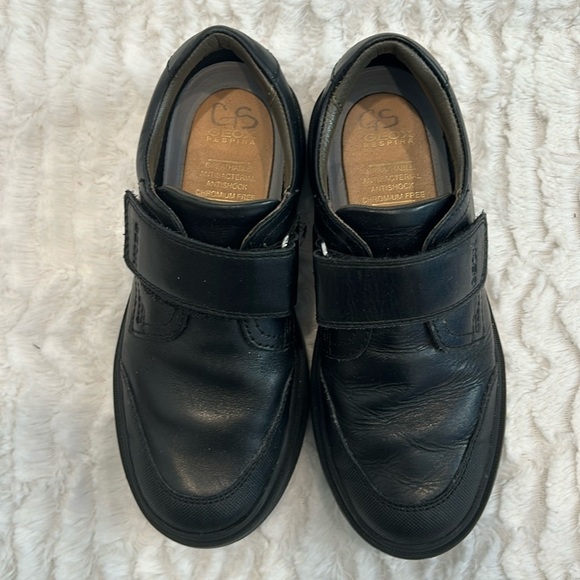 Geox Kids Italian leather black strap closure shoes
Jr Riddock Little Kid 31 - Picture 1 of 11